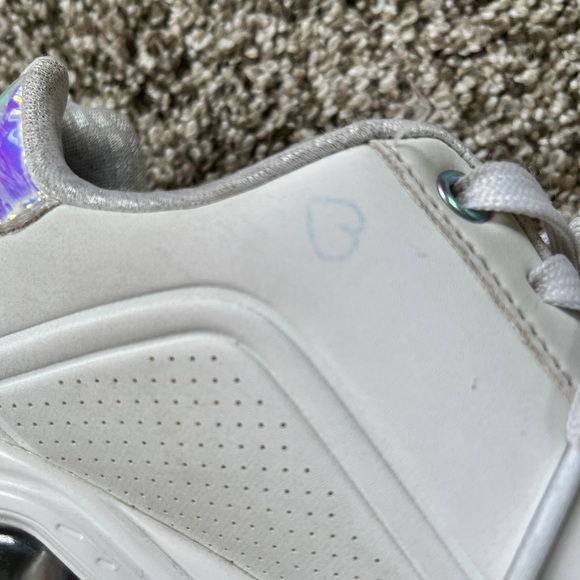 Skechers | Girls' UNO Gen1 Memory Foam Sneakers | White | Size 13 - Picture 6 of 11